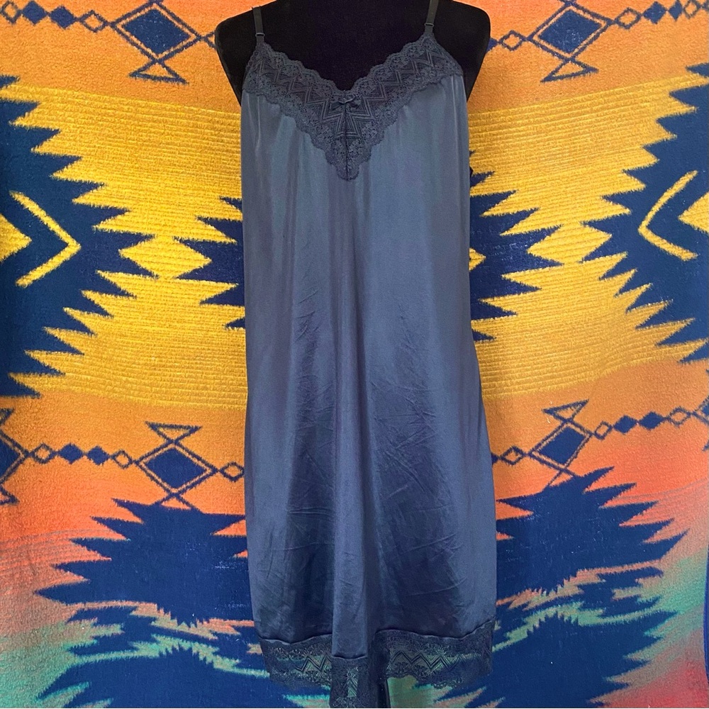 Vintage bonne nuit Black Lace Slip Dress. USA. Large. Excellent shape! Nylon.